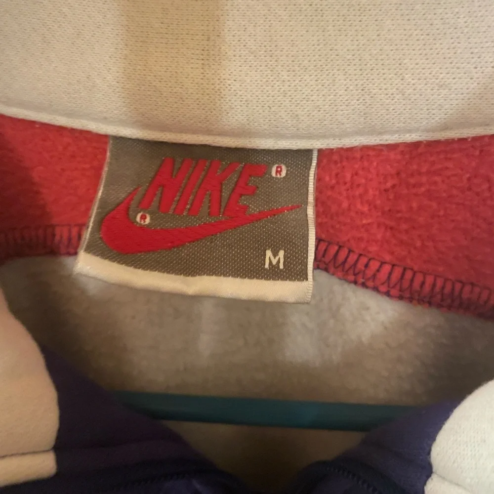 Nike! Vintage long sleeve pink & purple zip up sweatshirt size medium!